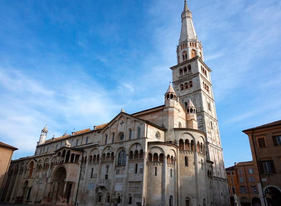 Modena Cathedral; Romanesque Architecture