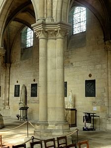 Saint Leu dEsserent 60 eglise St Nicolas nef pilier cantonne au nord 2 1